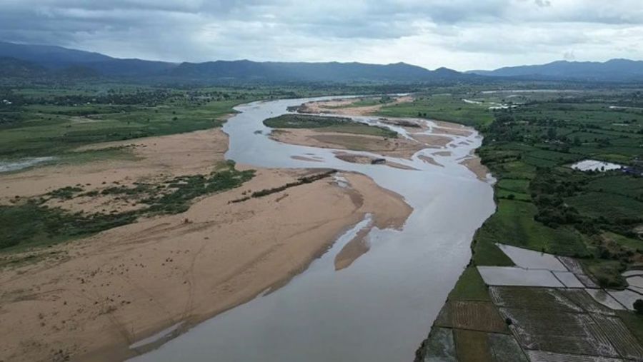 Large sand mine along the Ba River, section passing through the old Krong Pa district. Photo: THANH TUAN