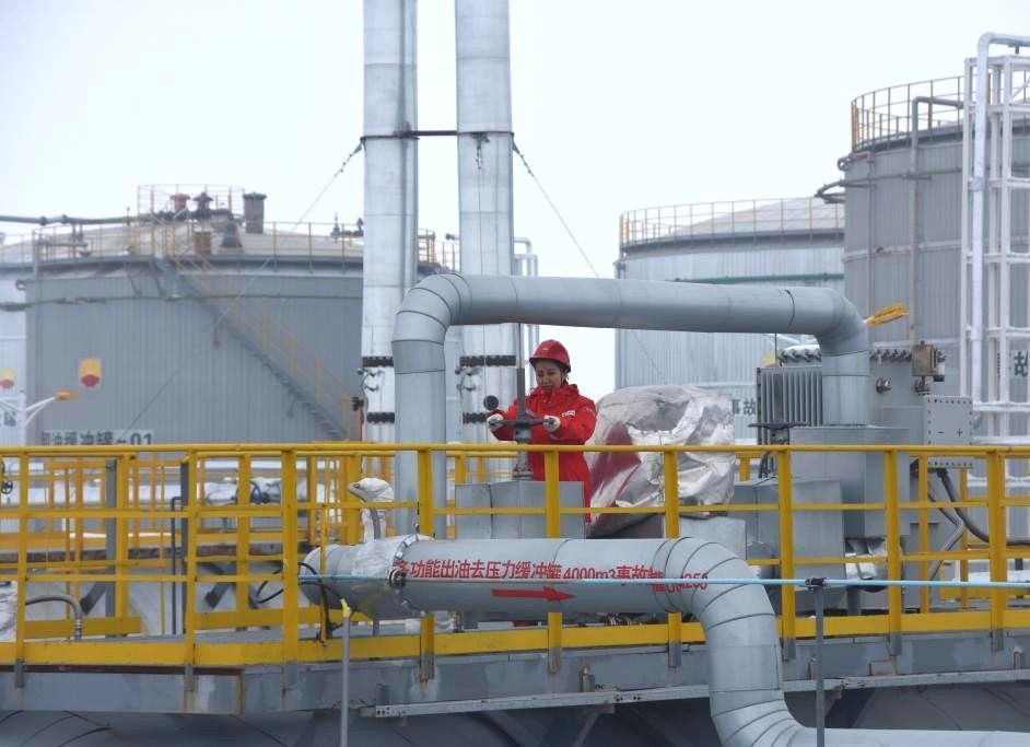 Shale oil rig in Xinjiang Autonomous Region, China. Photo: Xinhua