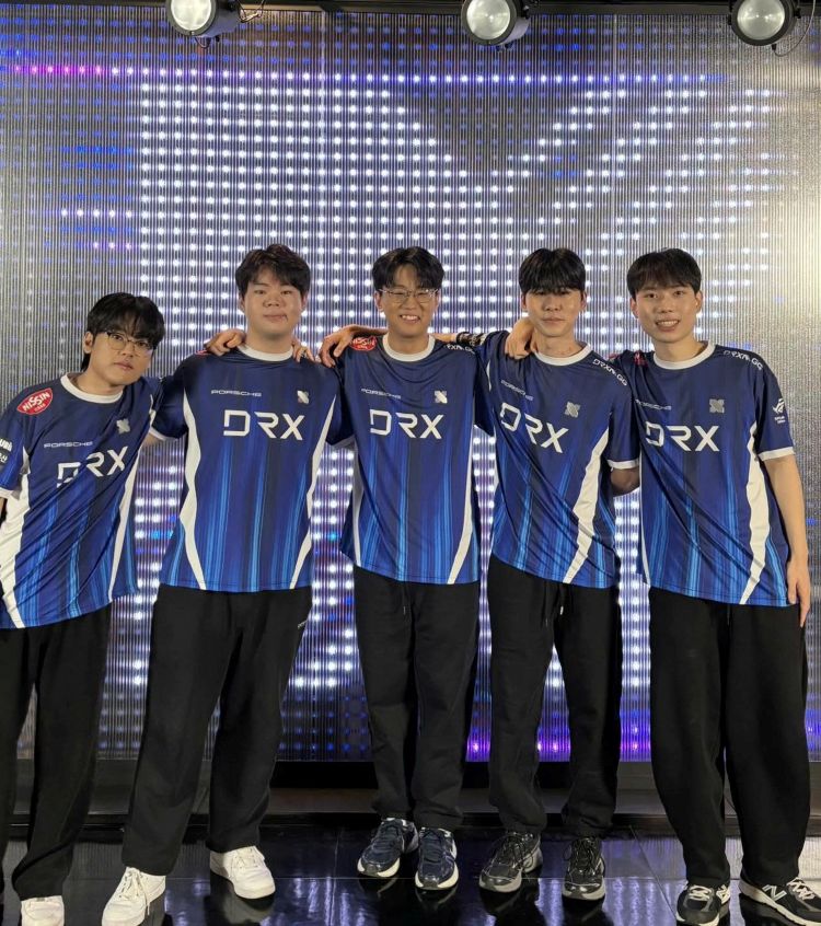 5 thành viên của đội DRX mùa giải League of Legends Champions Korea (LCK) 2026. Ảnh: TV360 Viettel