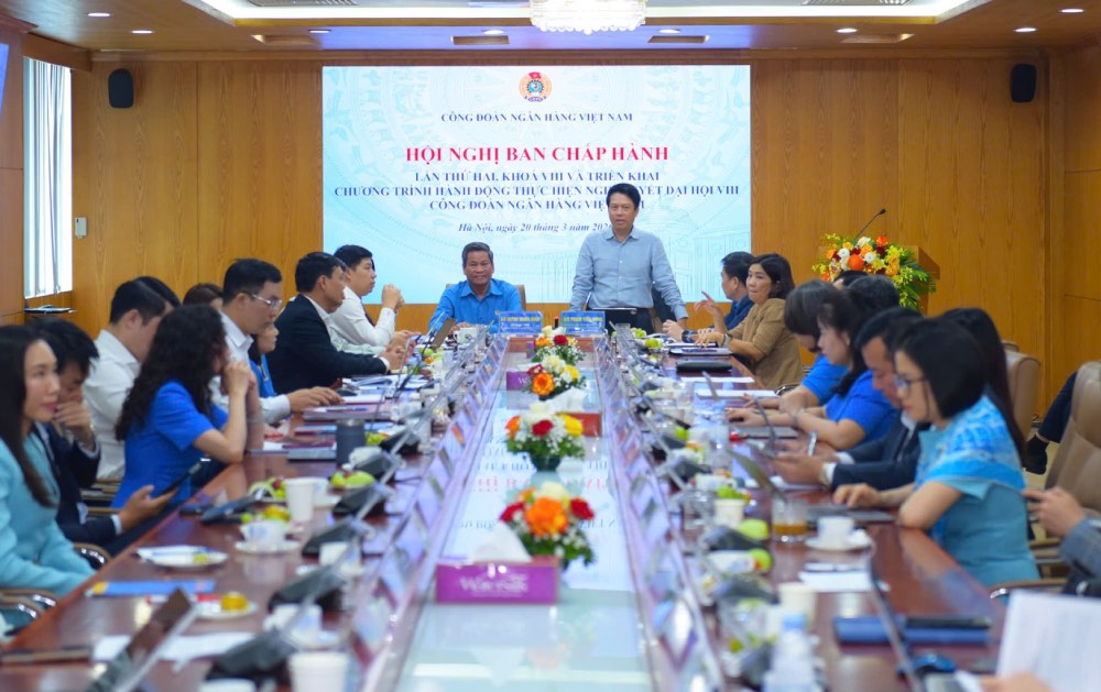 Đồng chí Phạm Tiến Dũng - Phó Thống đốc NHNN, Chủ tịch Công đoàn NHVN phát biểu khai mạc hội nghị. Ảnh: CĐNHVN