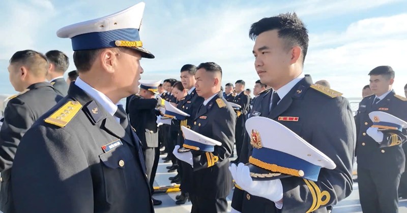 Tàu hộ vệ tên lửa Quang Trung 016 sẵn sàng cho duyệt binh quốc tế