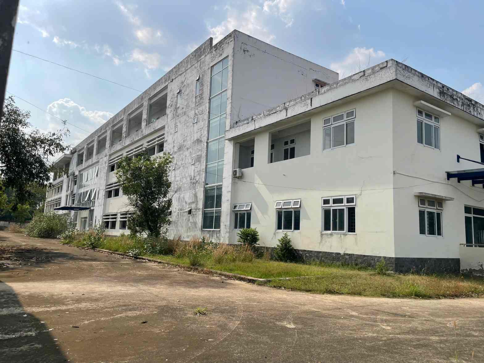 Bệnh viện bỏ không gây lãng phí. Ảnh: Đình Trọng