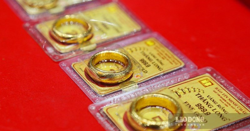 Vàng nhẫn "bốc hơi" 2,6 triệu đồng