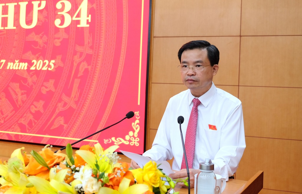 Chairman of Cao Bang Provincial People's Council proposed to be commended with the Second-class Labor Medal. Photo: The Hien