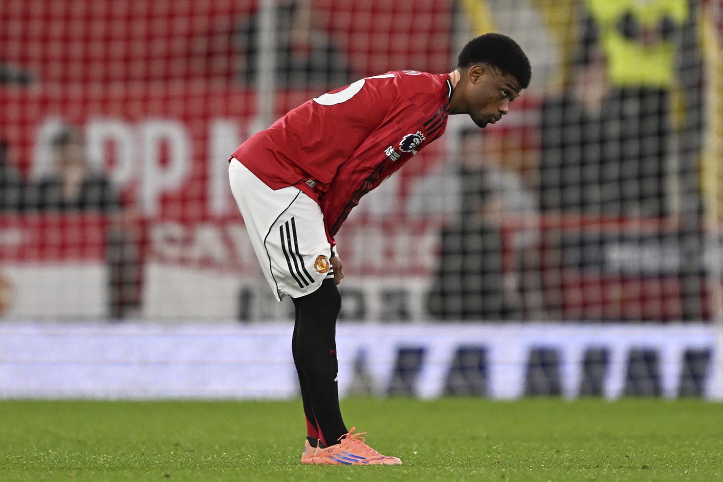 Từ khi trở lại sau chấn thương, phong độ của Amad rất thấp. Ảnh: AFP