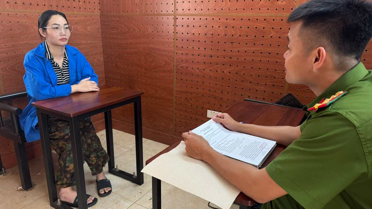 Cơ quan chức năng tỉnh Đắk Lắk xử lý, bắt tạm giam đối tượng Nguyễn Thị Nhàn sau khi lừa đảo chiếm đoạt tài sản. Ảnh: Công an cung cấp