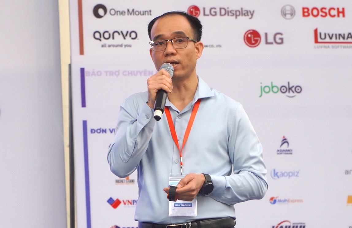 TS Bùi Trung Ninh - Trưởng phòng Công tác Sinh viên, Trường Đại học Công nghệ. Ảnh: Tường Vân