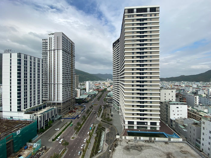 Người dân cần lưu ý khi đặt phòng khách sạn trên không gian mạng khi đến Quy Nhơn trong năm du lịch. Ảnh: Thanh Tuấn 