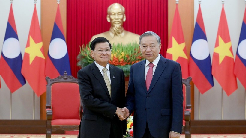 The great and comprehensive achievements of the Lao People's Revolutionary Party are a great source of encouragement and motivation for the Party, State and People of Vietnam. Pictured is General Secretary To Lam meeting General Secretary and President of Laos Thongloun Sisoulith on the occasion of attending the Opening Ceremony of the United Nations Convention against Cybercrime, in Hanoi Capital, October 2025. Photo: DANG KHOA/NHAN DAN