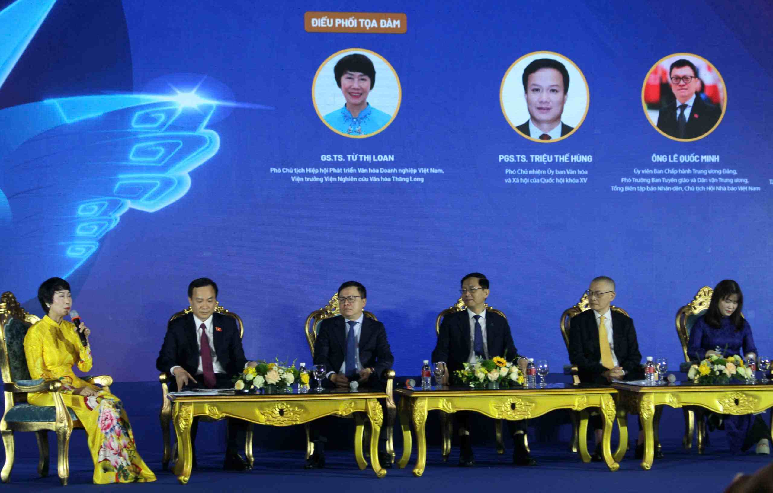 Tọa đàm. Ảnh: Lê Tuyến