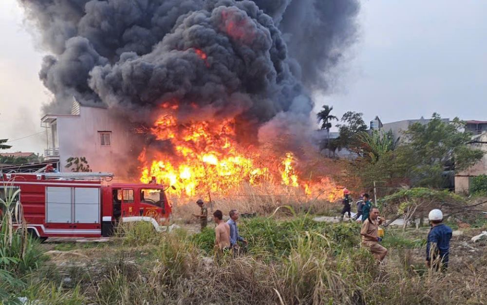 Fire scene. Photo: Anh Vu