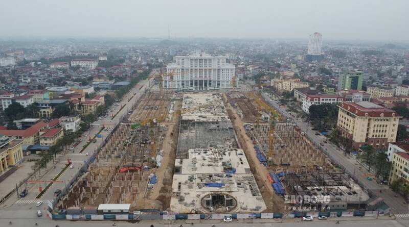 Construction site of the central pedestrian street project in Thai Nguyen province. Photo: Viet Bac
