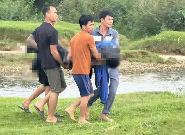 Male student N.P. N drowned and died. Photo: Xuan Huong