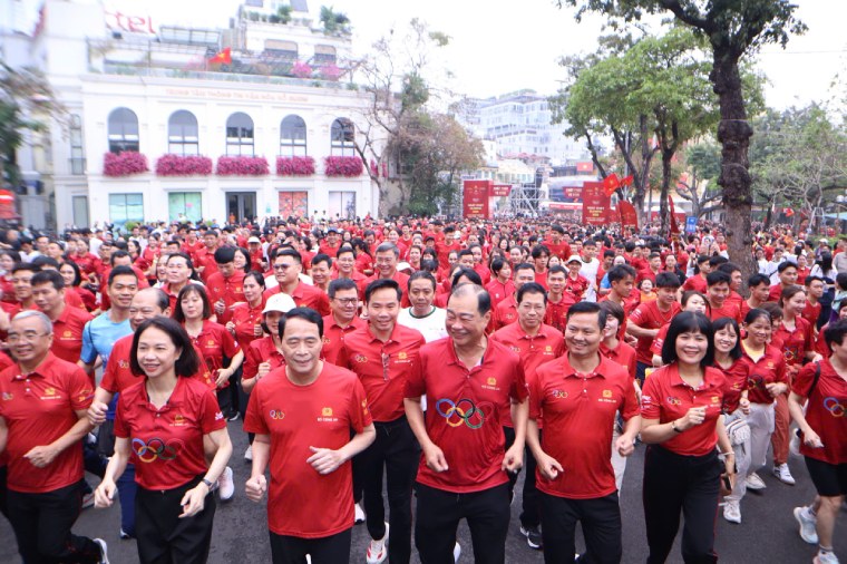 Lãnh đạo các bộ, ban, ngành và hơn 10.000 