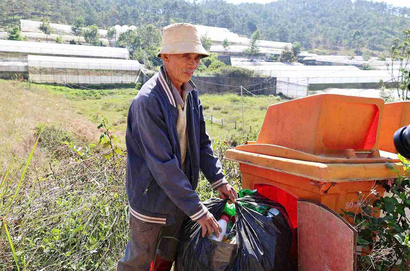 The collection and treatment of agricultural waste in Lam Dong province still faces many difficulties and obstacles. Photo: Phuc Khanh