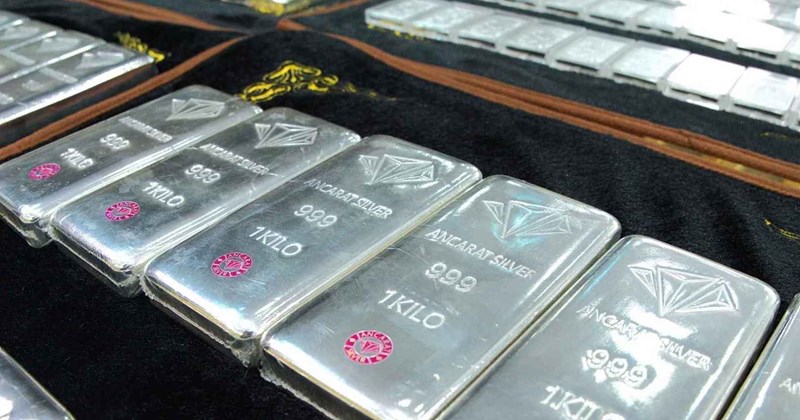 Giá bạc giảm mạnh trong phiên giao dịch 23/3