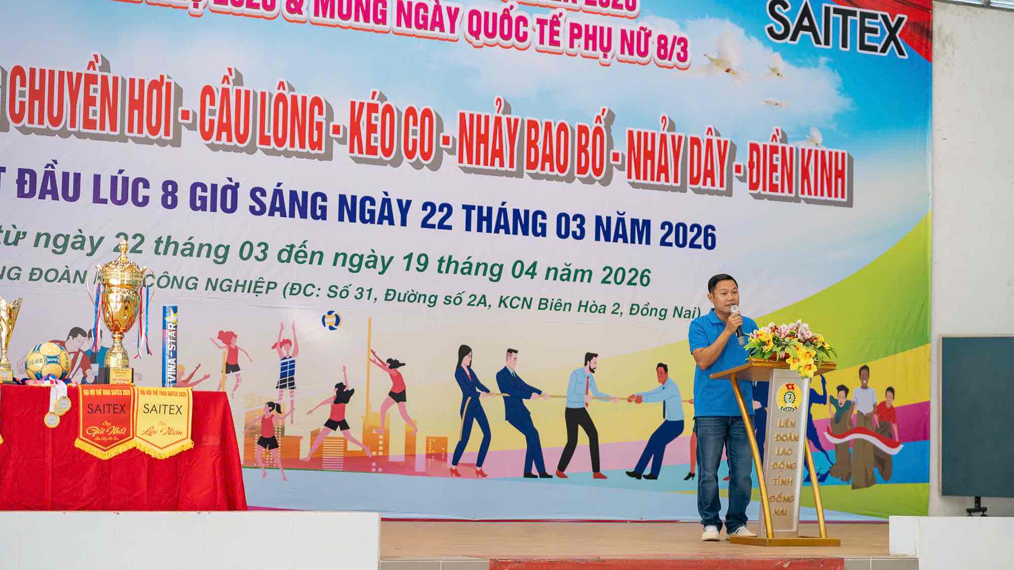 Ông Lê Văn Bình - Chủ tịch Công đoàn cơ sở Công ty TNHH Saitex International Đồng Nai phát biểu tại lễ khai mạc. Ảnh: Công ty Saitex