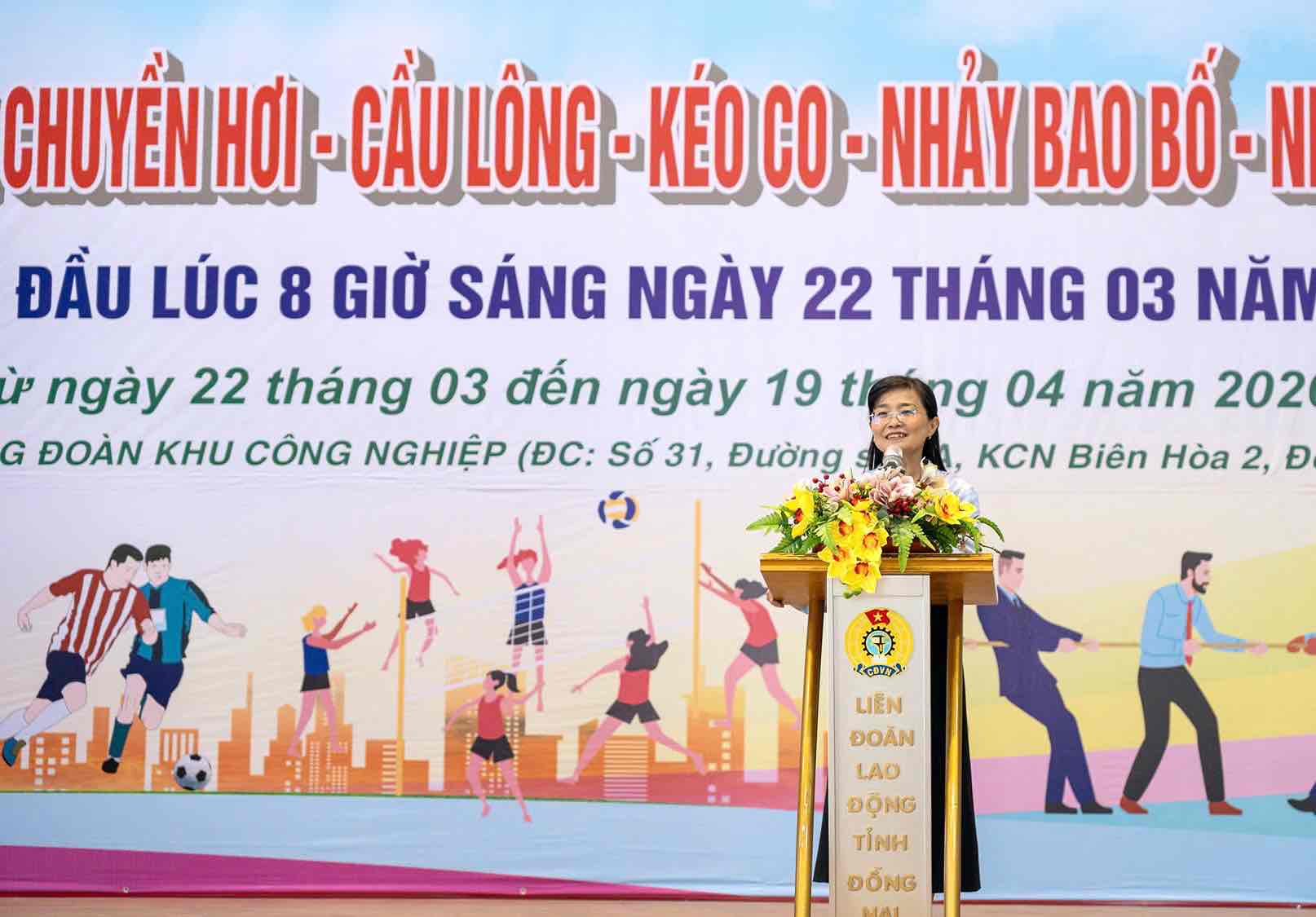 동나이성 노동총연맹 상임 부위원장 부이티빅투이가 개막식에서 연설하고 있습니다. 사진: 사이텍스 회사