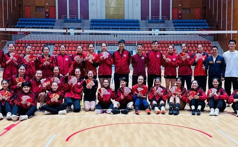 Hoa Chat Duc Giang women's volleyball team maintains stable squad to participate in round 1 of this year's national tournament. Photo: Huu Ha
