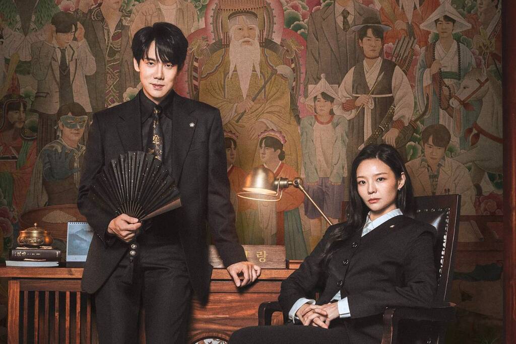 Yoo Yeon Seok and Esom in the movie "The Ghost Lawyer". Photo: Producer