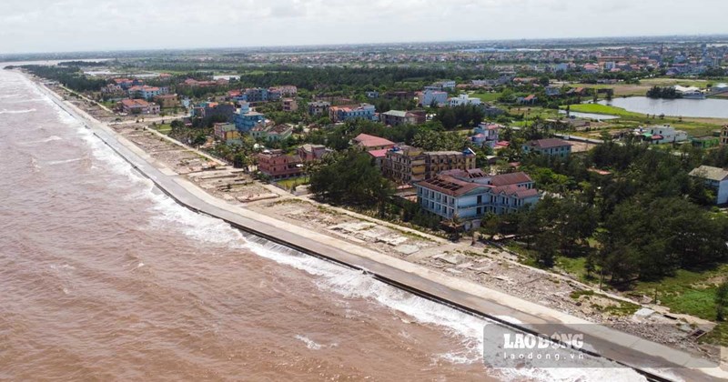Bãi biển Quất Lâm vắng vẻ trước kế hoạch hồi sinh