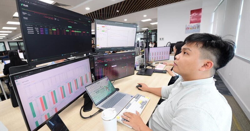 Chứng khoán tiếp tục điều chỉnh trong ngắn hạn