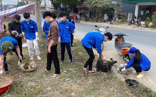 Chị Đào khi cùng thanh niên xã tham gia phong trào Đoàn tại địa phương. Ảnh: Nhân vật cung cấp 