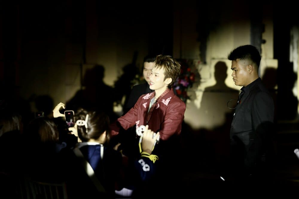 Nam ca sĩ hạnh phúc khi nhận được sự yêu mến, cổ vũ của khán giả Thủ đô. Ảnh: Nhân vật cung cấp