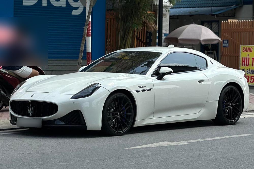 New generation Maserati GranTurismo appears on the streets of Ho Chi Minh City. Photo: Phong Diep