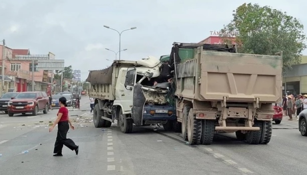 Scene of the chain collision. Photo: Ngoc Anh