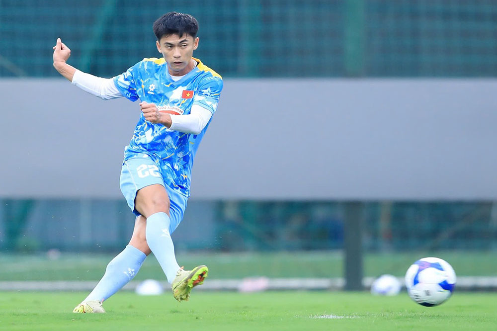 Striker Nguyen Tran Viet Cuong of the Vietnamese national team. Photo: VFF