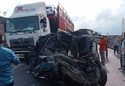 Scene of a multi-vehicle accident of 5 vehicles on the Mai Son - Tam Diep tunnel expressway. Photo: Provided by unit