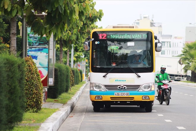 Mạng lưới xe buýt công cộng sẽ phủ khắp TP Đà Nẵng, giúp dân đi lại thuận lợi, tiết kiệm khi không dùng phương tiện cá nhân. Ảnh: Trà Ban