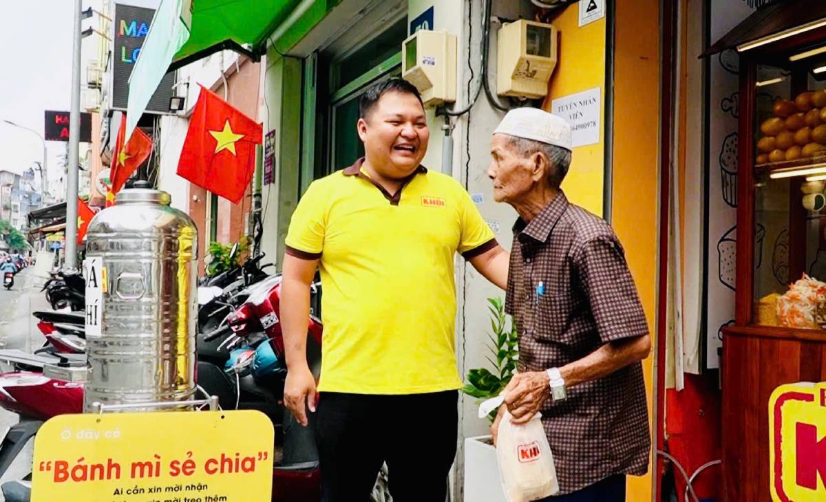 Ho Chi Minh City's affection through "hanging" meals