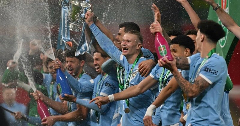 Pep Guardiola vỡ òa cảm xúc sau trận thắng