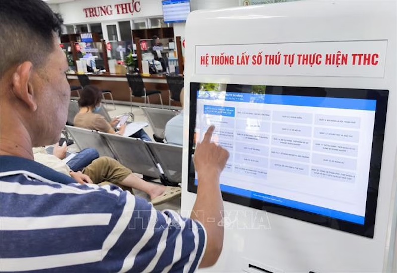 法務省は、省庁、省庁レベル機関に対し、地方への権限委譲をさらに推進するために、行政手続きの見直しと評価に集中するよう要請しました。写真:TTXVN