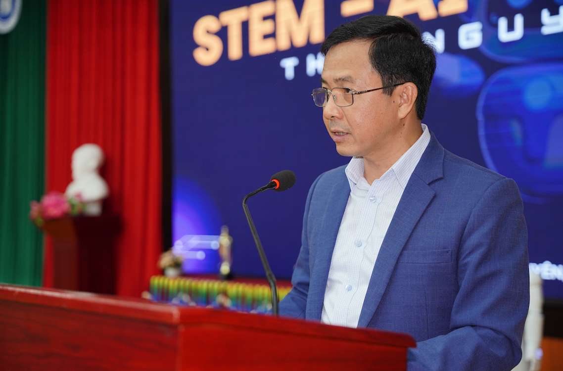 Ông Nguyễn Văn Hưng Phó Giám đốc Sở GD&ĐT Thái Nguyên cho biết Sở GD&ĐT Thái Nguyên sẽ tiếp tục định hướng mở rộng và phát triển các hoạt động giáo dục STEM - AI - Robotics trong thời gian tới. Ảnh: Thạch Lam 