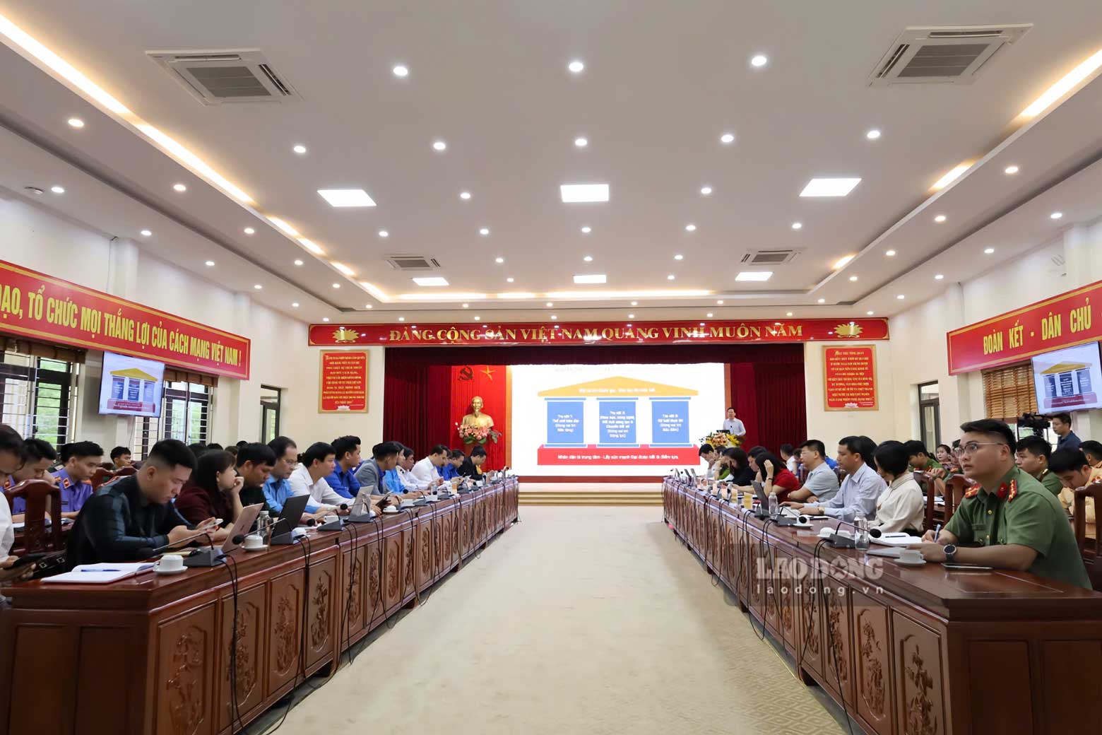 Toàn cảnh hội nghị chuyên đề giáo dục lý tưởng cho thế hệ trẻ tại Lào Cai. Ảnh: Thu Hiền