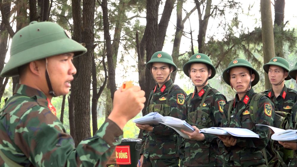New recruits of Hue City Military Command say what after the first days of enlistment. Photo: Quang Dao