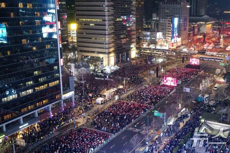 Cảnh sát từng dự đoán có 260.000 người tham dự concert của BTS. Ảnh: Lotte