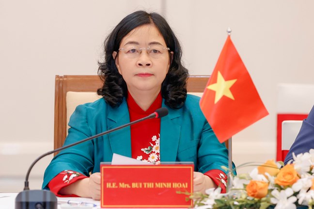 Bà Bùi Thị Minh Hoài - Ủy viên Bộ Chính trị, Bí thư Trung ương Đảng, Chủ tịch Ủy ban Trung ương Mặt trận Tổ quốc Việt Nam tại buổi hội đàm. Ảnh: Quang Vinh