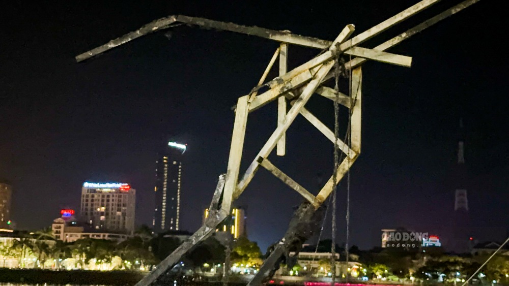 Phần chân ngựa chỉ còn là khung sắt. 