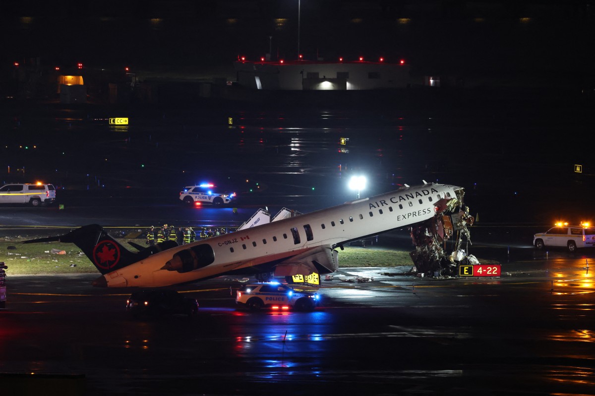 Scene of plane crash at LaGuardia Airport, New York (USA). Photo: AFP