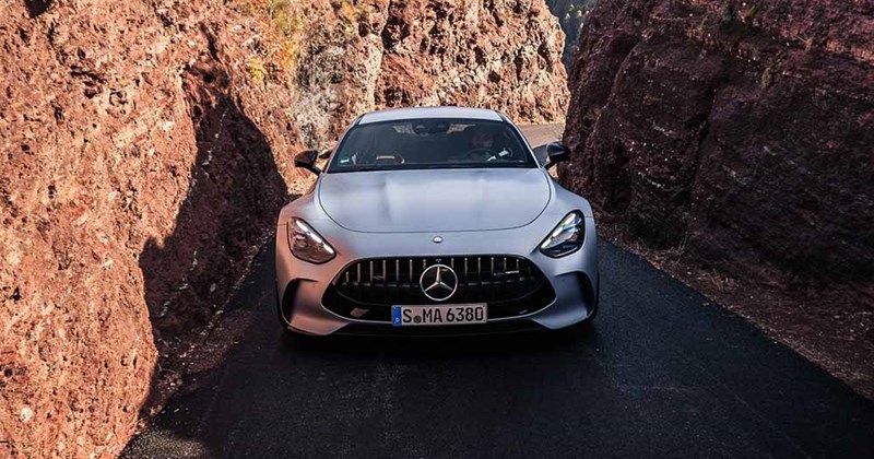Mercedes-AMG GT 63 4MATIC: Động cơ V8 585 mã lực thu hút sự chú ý
