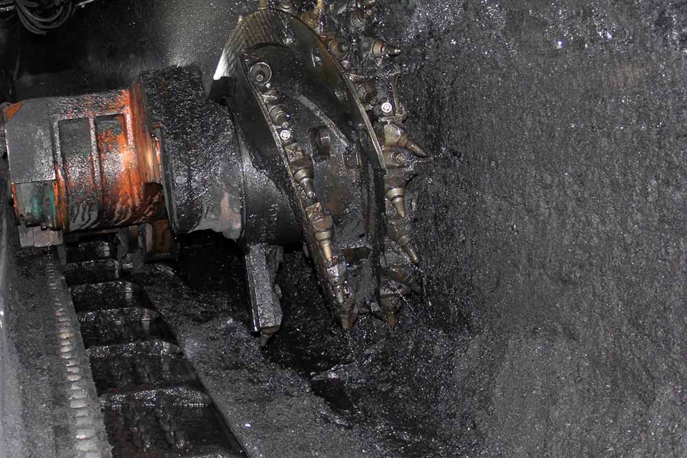 Chinese scientists have researched and found a way to turn cheap coal into medicine after deciphering the mystery that has puzzled scientists for 160 years. Photo: Hai Nguyen