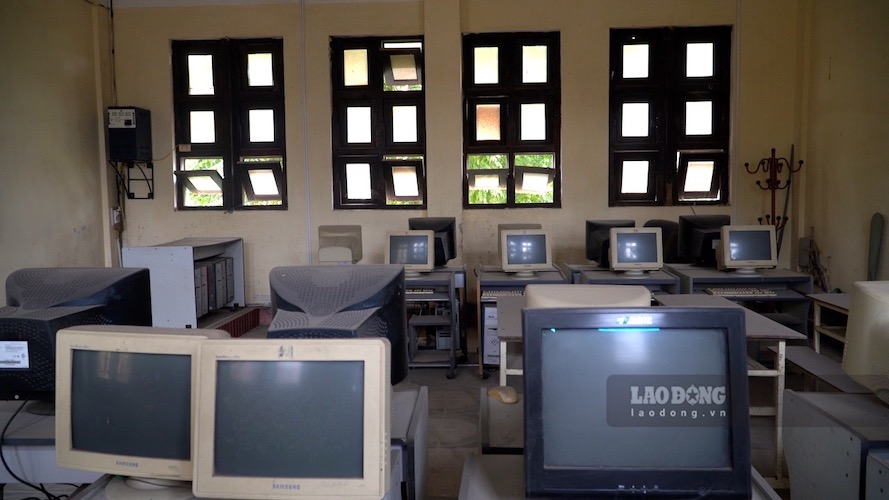 Phòng học, trang thiết bị lâu ngà