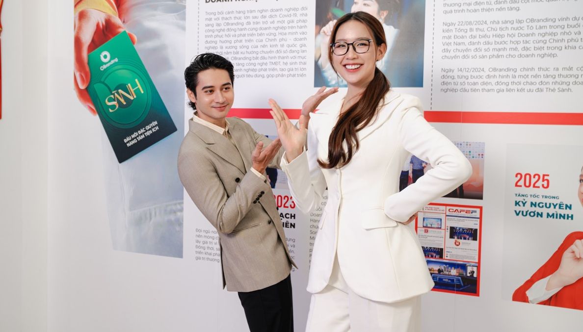 미스 바오 응옥과 미스터 뚜언 응옥. 사진: 센 방.