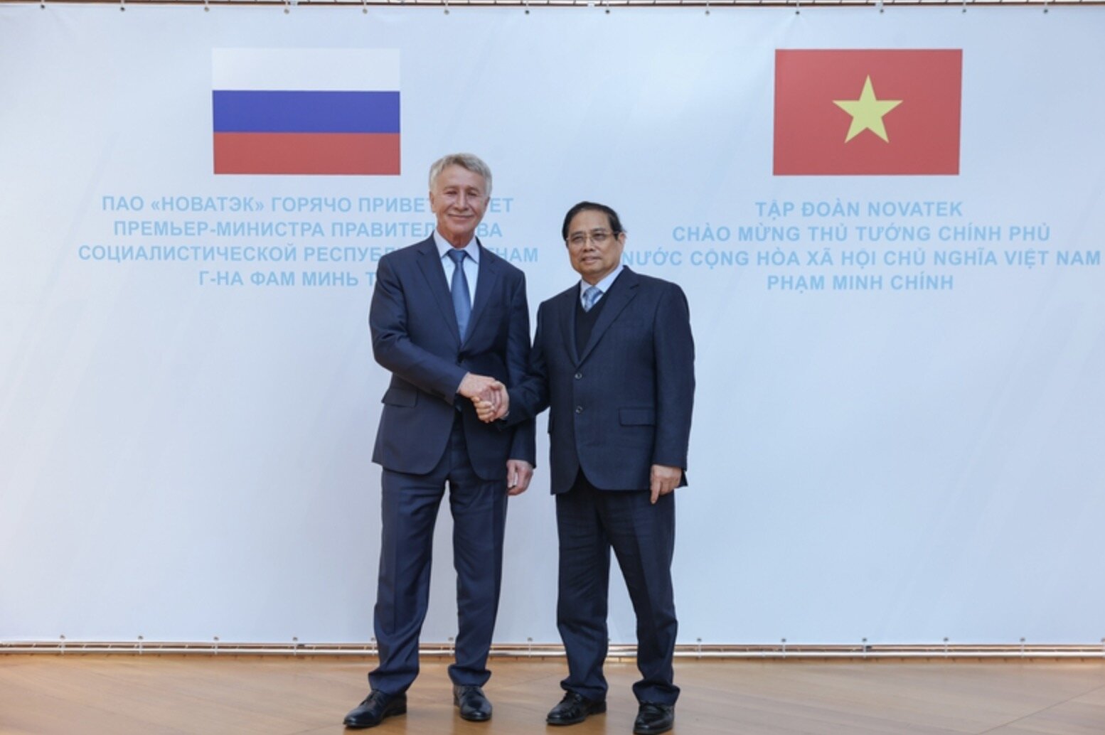 Prime Minister Pham Minh Chinh and Mr. Leonid Viktorovich Mikhelson, Chairman of Novatek Group. Photo: VGP
