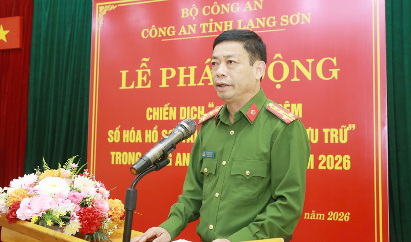 Leaders of Lang Son Provincial Police launched a digitalization campaign of more than 71,600 professional dossiers with 8.4 million pages. Photo: Hoang Huan