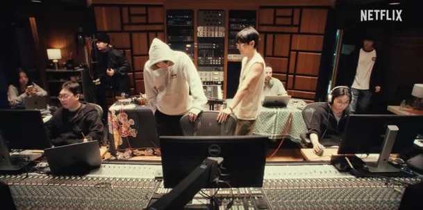 BTS tập trung sáng tác nhạc ở Mỹ. Ảnh: cắt từ video